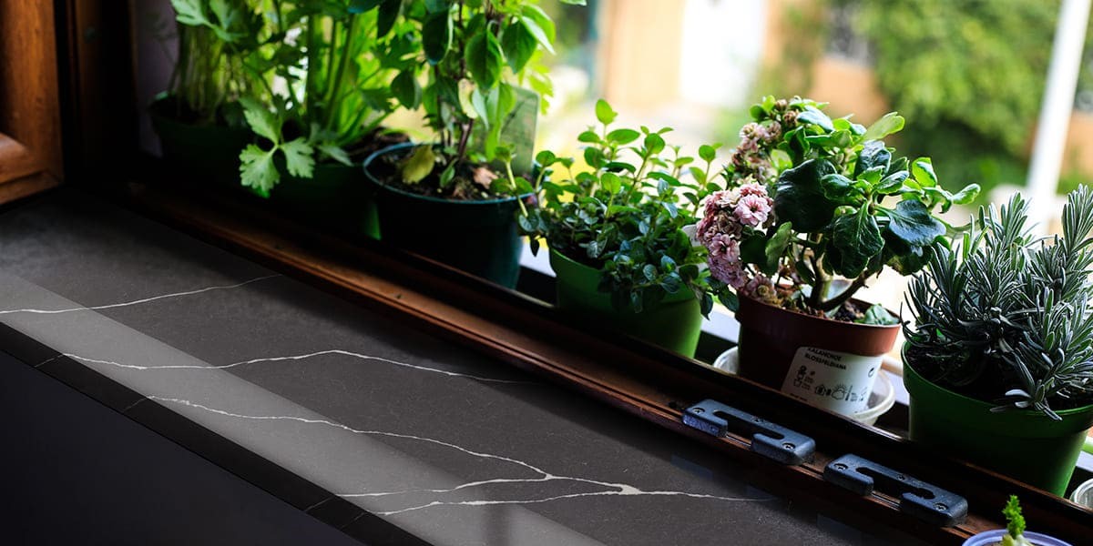 Подоконник из кварцевого агломерата Grey Marquina